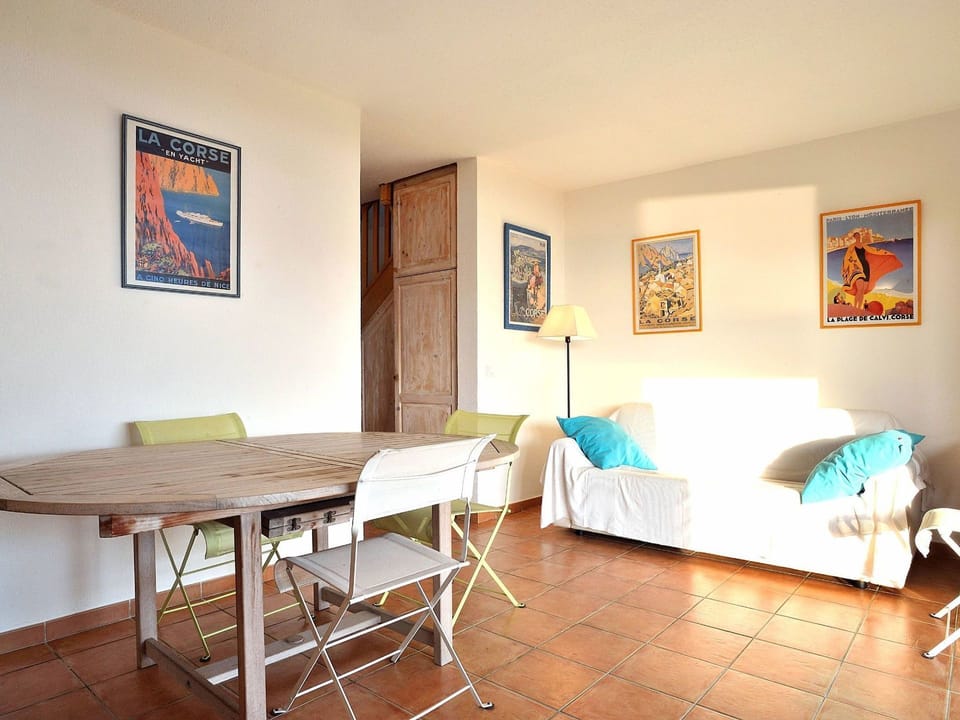 Room, Furniture, Property, Table, Interior Design, Building, Floor, House, Real Estate, Living Room