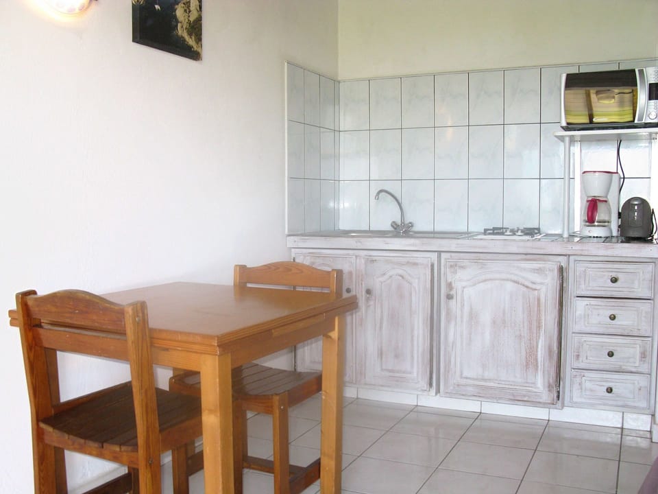 Furniture, Property, Room, Kitchen, Cabinetry, Floor, Building, Table, House, Interior Design