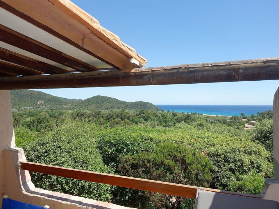 Sky, Property, Plant, Shade, Wood, Real Estate, Tints And Shades, Cottage, Water, Landscape
