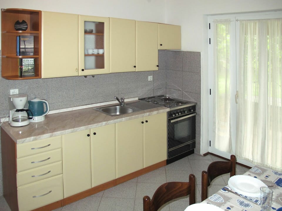 Room, Sink, Property, Furniture, Countertop, Cabinetry, Kitchen, Bathroom Cabinet, Interior Design, Bathroom Accessory