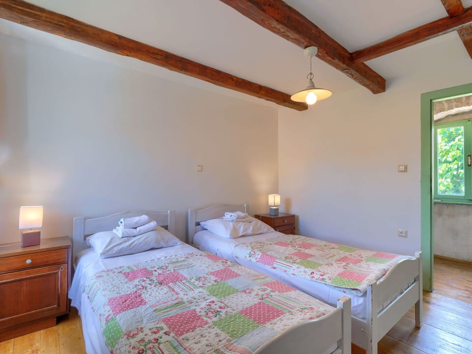 Furniture, Property, Building, Comfort, Window, Wood, Bed, Interior Design, Bed Frame, Shade