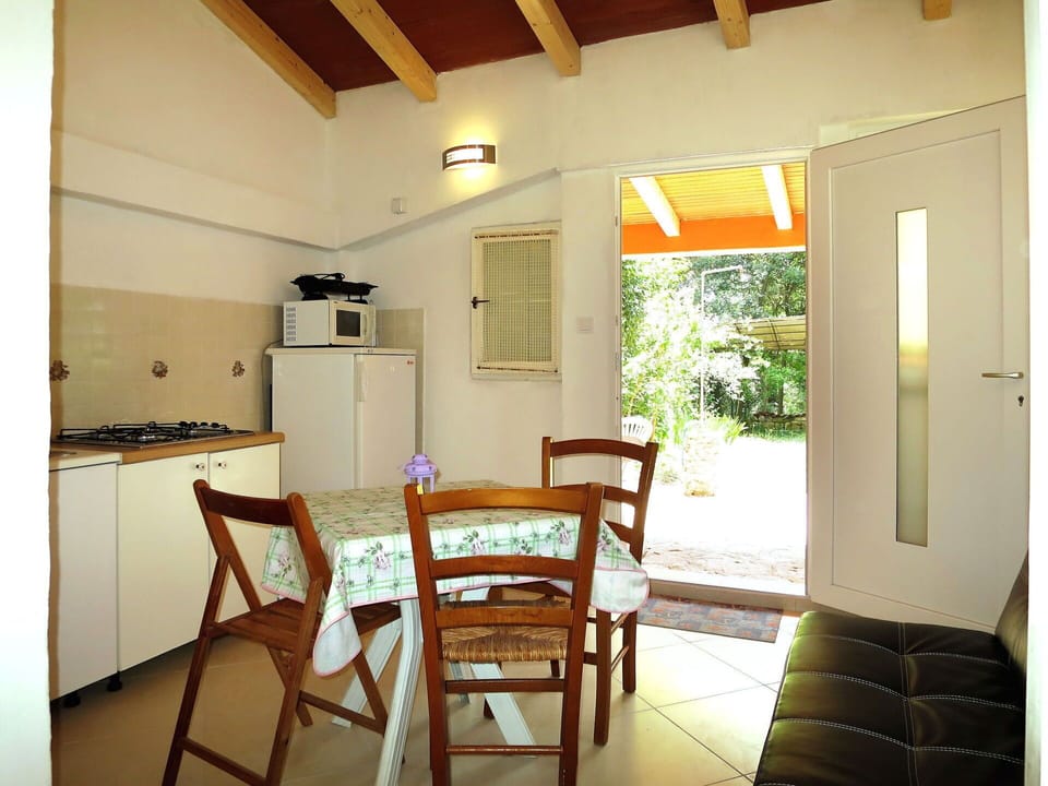 Furniture, Property, Building, Wood, Chair, Interior Design, Window, Floor, Flooring