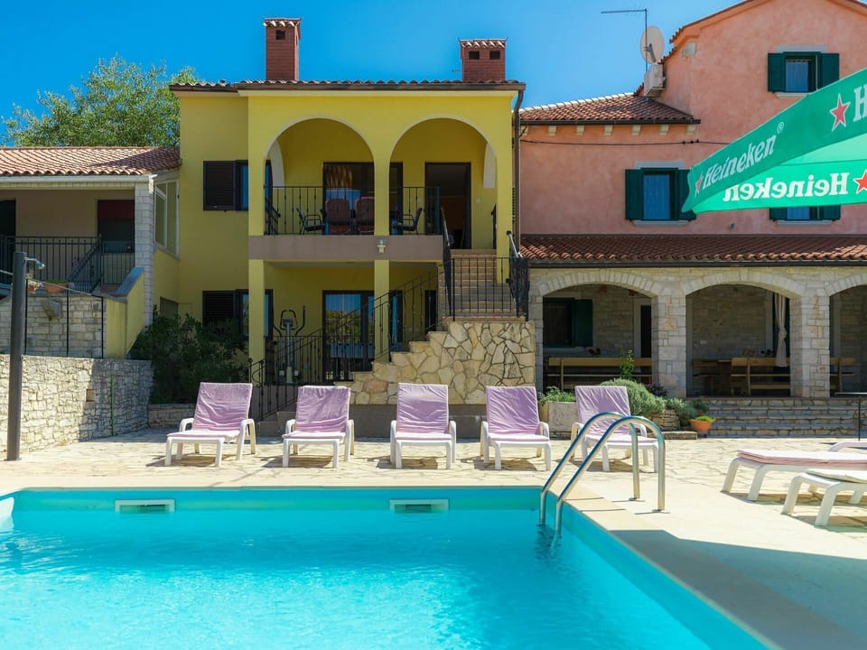 Property, House, Building, Swimming Pool, Real Estate, Villa, Home, Vacation, Estate, Leisure