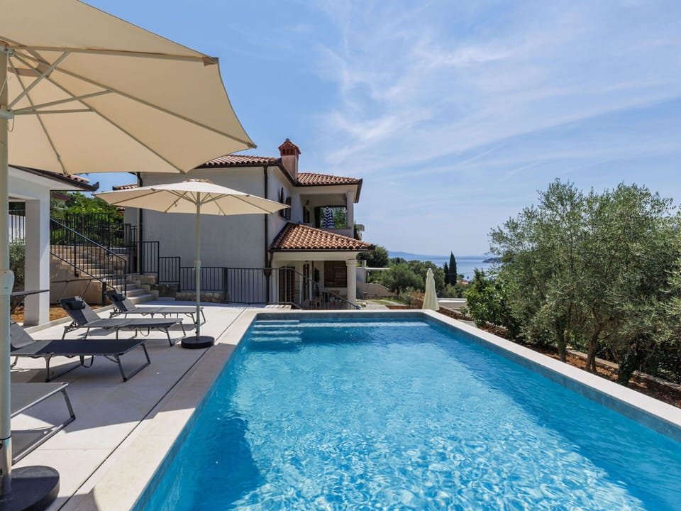 Swimming Pool, Blue, Residential Area, Resort, House, Leisure, Balcony, Outdoor Furniture, Eco Hotel, Sunlounger