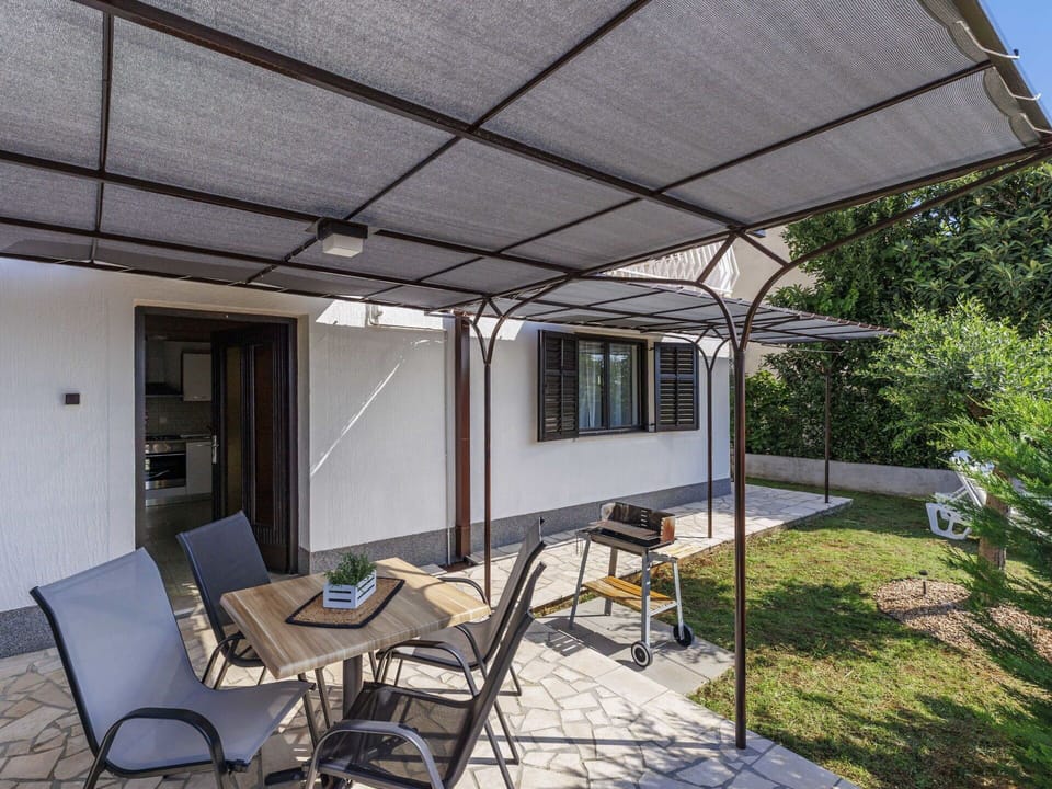 Roof, Shade, Outdoor Structure, Garden, Outdoor Furniture, Chair, Patio, Yard, Outdoor Table, Design