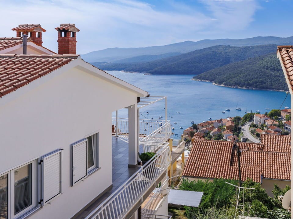 Residential Area, Home, House, Roof, Coastal And Oceanic Landforms, Urban Design, Coast, Sea, Balcony, Apartment