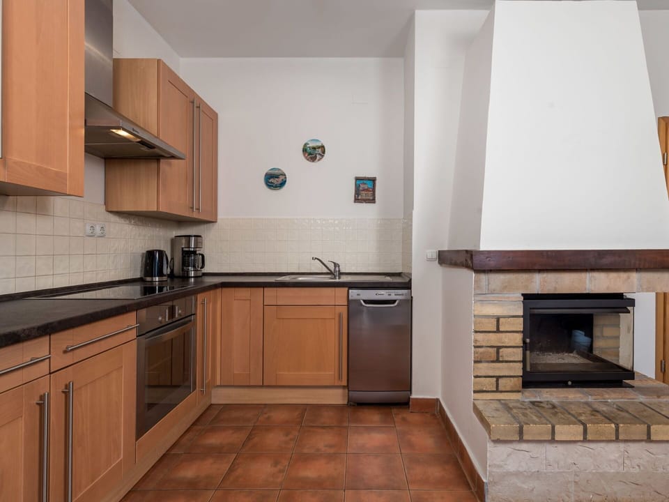 Brown, Cabinetry, Kitchen Sink, Sink, Countertop, Tap, Kitchen Stove, Building, Wood, Interior Design