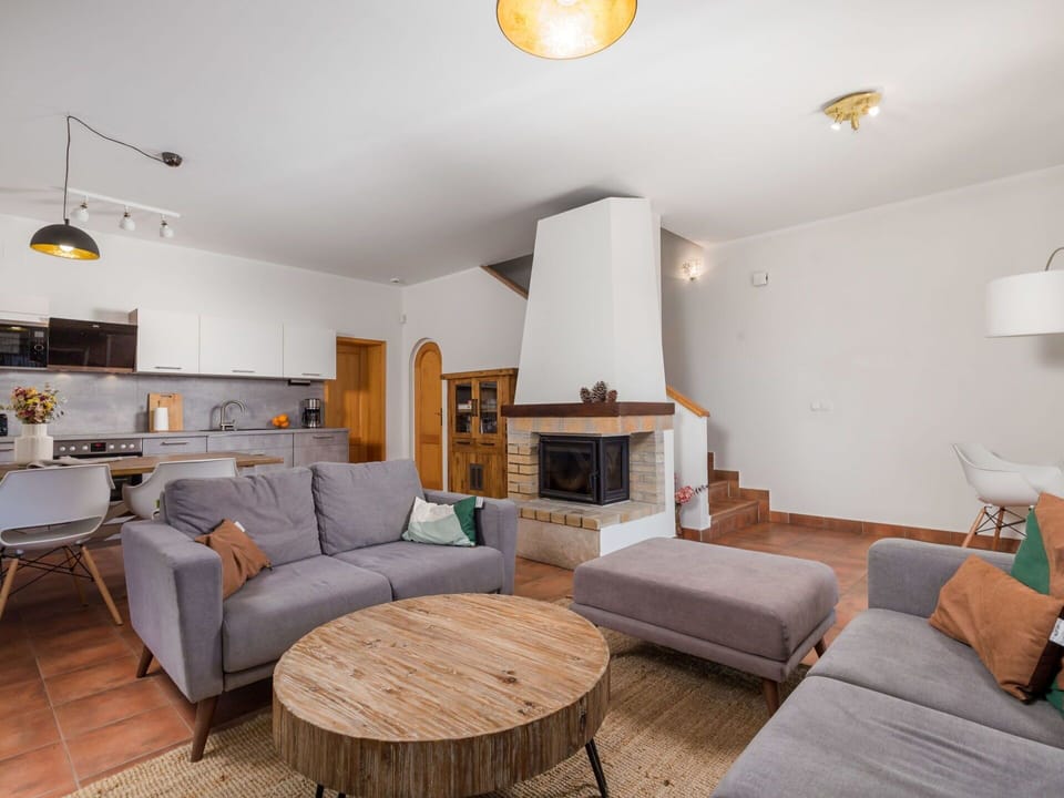 Furniture, Property, Couch, Table, Picture Frame, Building, Wood, Comfort, Lighting