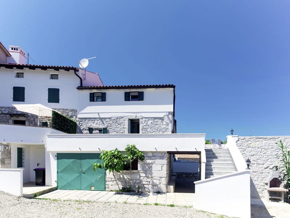 Property, House, Architecture, Building, Residential Area, Home, Facade, Real Estate, Apartment, Sky