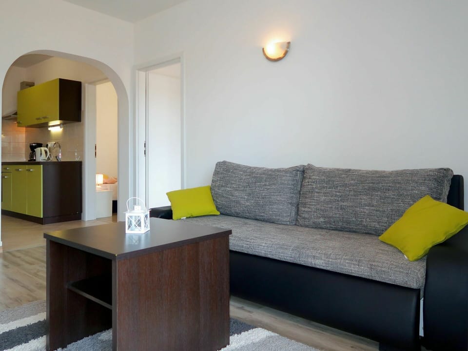 Table, Furniture, Couch, Houseplant, Lighting, Interior Design, Studio Couch, Rectangle, Living Room, Wood