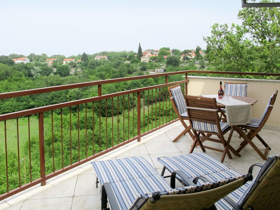 Sky, Table, Property, Furniture, Building, Nature, Chair, Tree, Outdoor Furniture, Wood