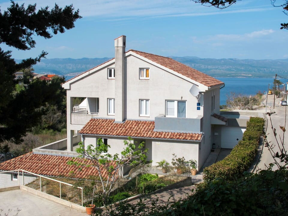 Property, House, Building, Real Estate, Home, Residential Area, Sky, Architecture, Villa, Facade