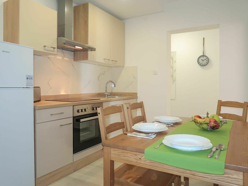 Table, Furniture, Cabinetry, Property, Building, Countertop, Sink, Chair, Wood, Kitchen Appliance
