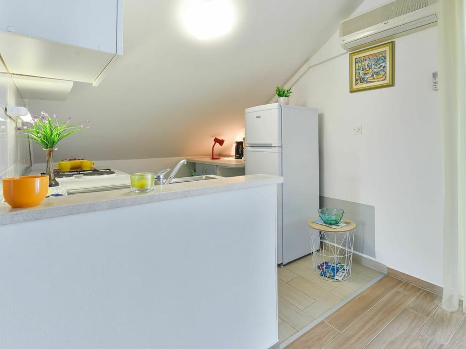 White, Room, Property, Interior Design, Green, Furniture, Yellow, Building, House, Floor