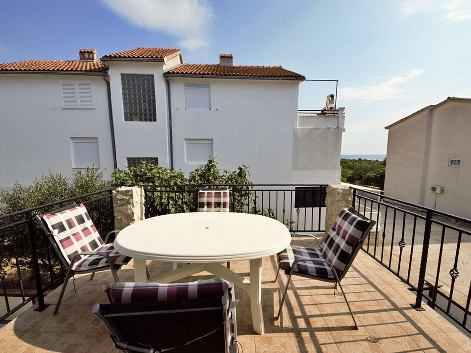 Sky, Window, Building, Plant, Tree, Land Lot, Grass, Facade, Landscape, Roof