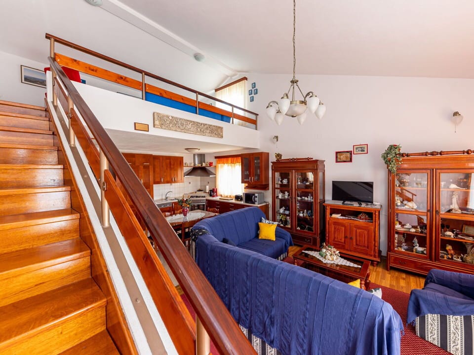 Building, Picture Frame, Product, Wood, Orange, Interior Design, Flooring, Floor, Wall, Stairs
