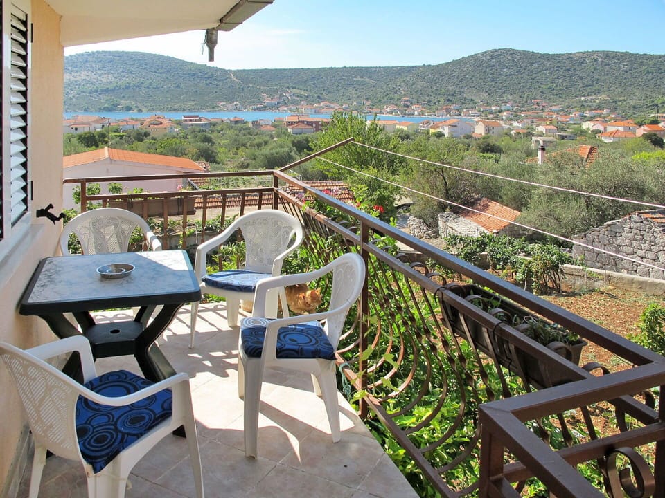 Property, Real Estate, Balcony, House, Building, Vacation, Apartment, Room, Resort, Furniture