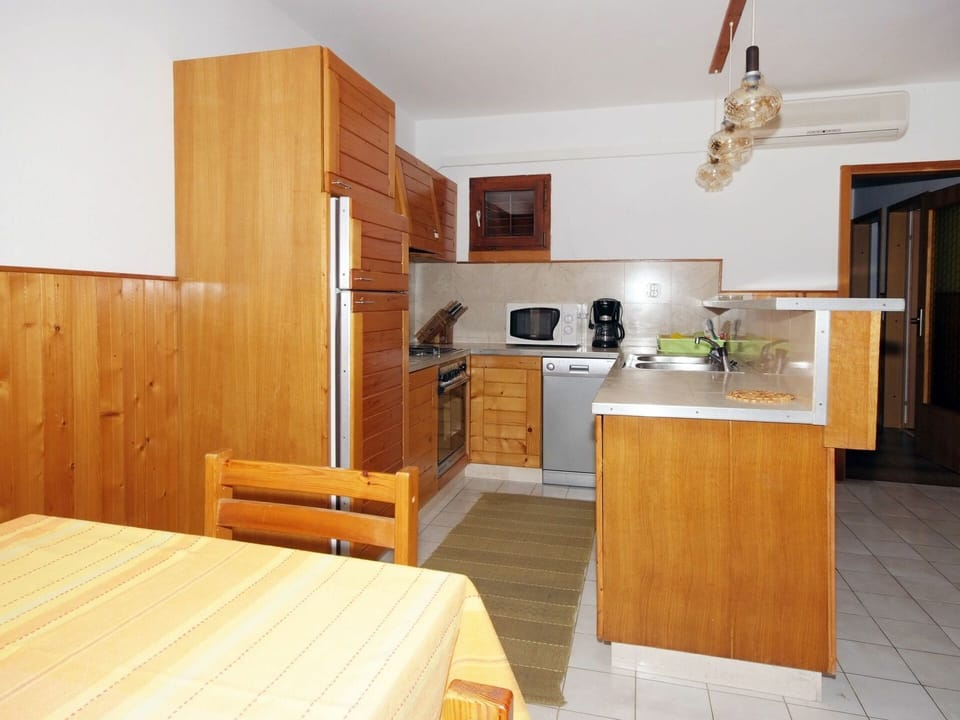 Cabinetry, Property, Furniture, Countertop, Building, Home Appliance, Wood, Drawer, Kitchen Appliance, Interior Design