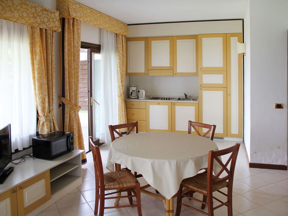 Table, Furniture, Property, Chair, Wood, Interior Design, Curtain, Door, Cabinetry, Building