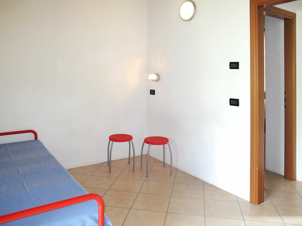 Chair, Flooring, Wood, Floor, Comfort, Ceiling, Hardwood, Hall, Paint