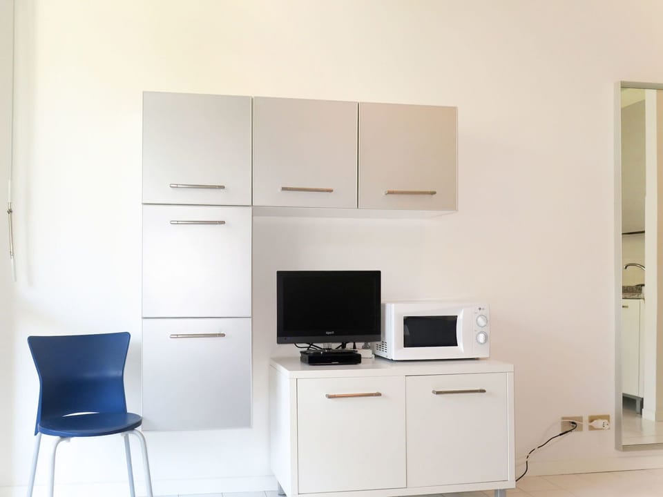 Furniture, Room, Property, Interior Design, Wall, Building, Living Room, Table, House, Material Property