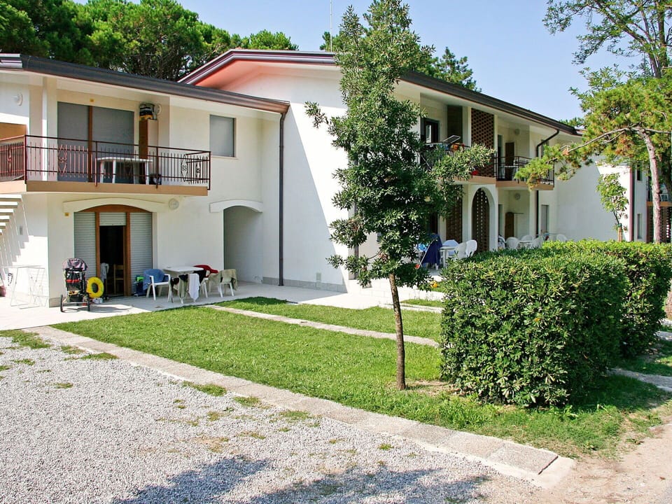 Property, House, Building, Residential Area, Real Estate, Neighbourhood, Home, Architecture, Apartment, Facade