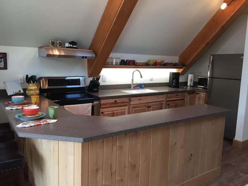 Peninsula for food prep or entertaining 