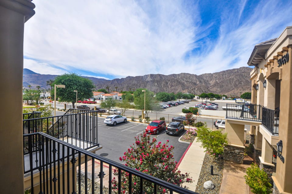 Spectacular mountain views from the balcony!