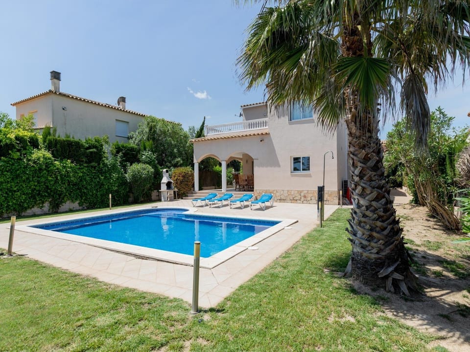Holiday Home Swimming Pool