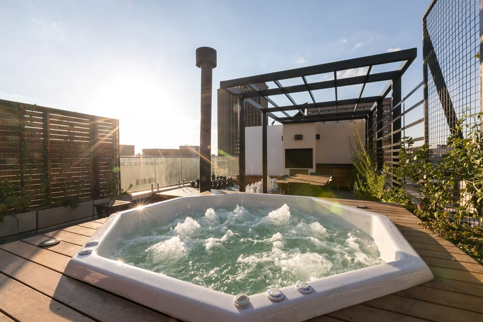 Hot tub on the private rooftp terrace