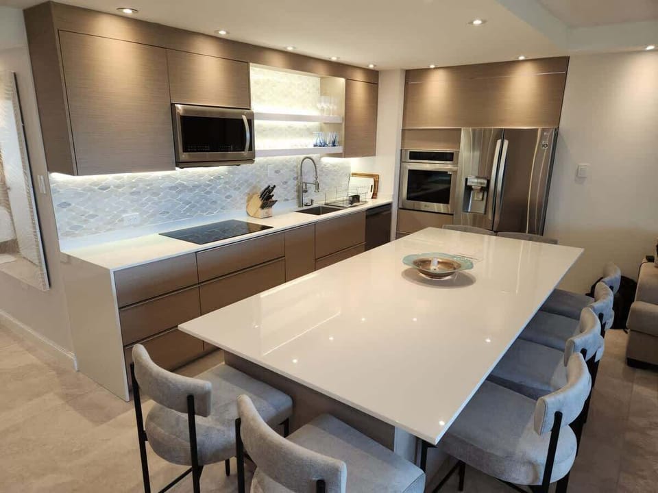 Kitchen with Island (seats 8)