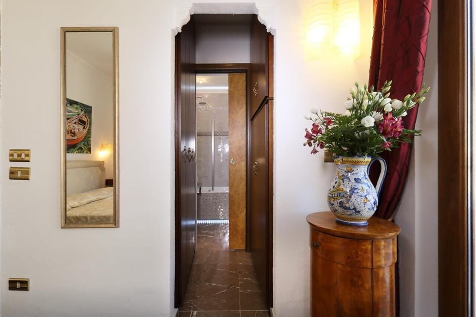 Access to ensuite bath room of master bed room