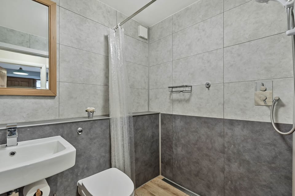 Downstairs shower room