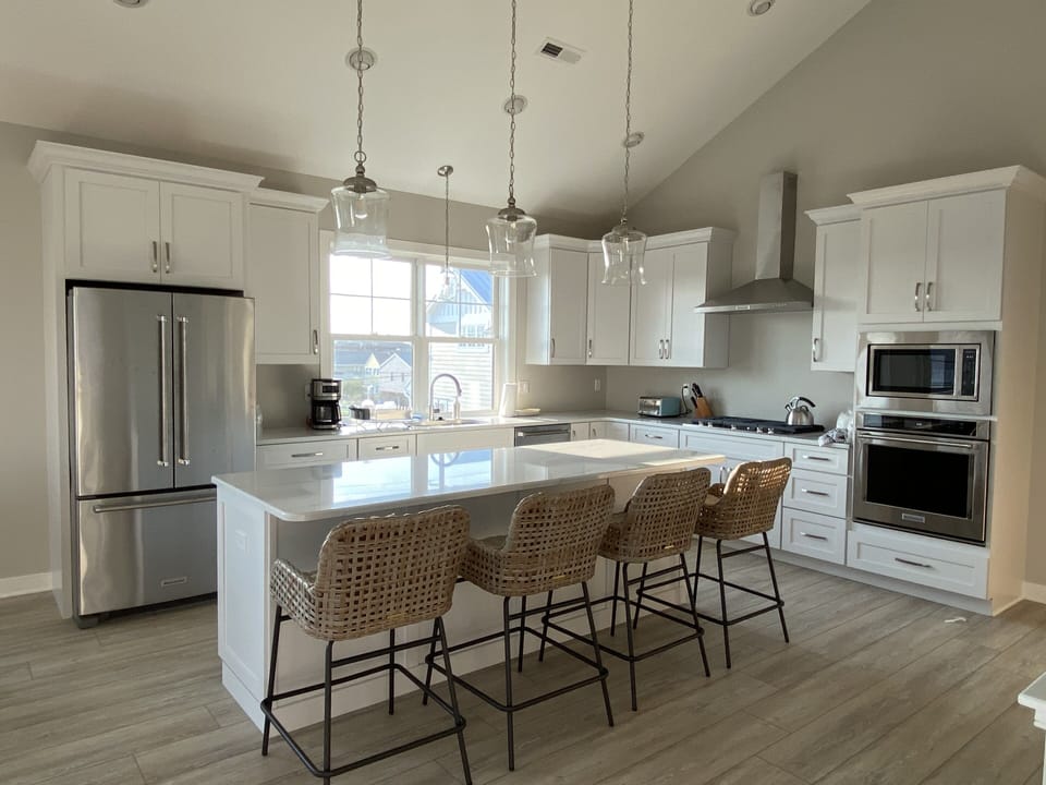 Kitchen, fully stocked