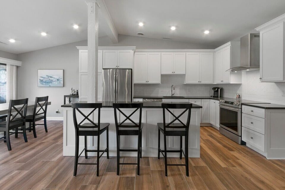 Kitchen Island seating for 3