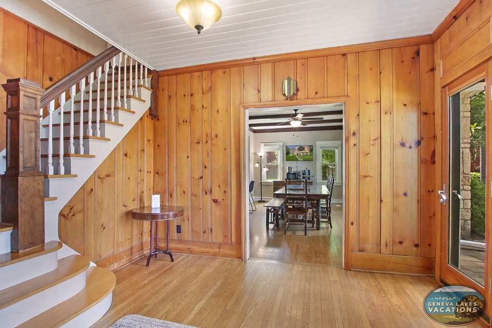 entry to kitchen/living area