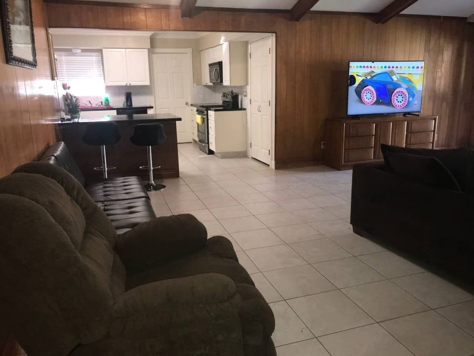 Come to kitchen