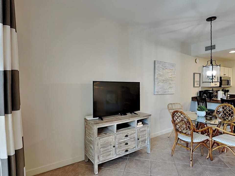 Living Area - Smart TV