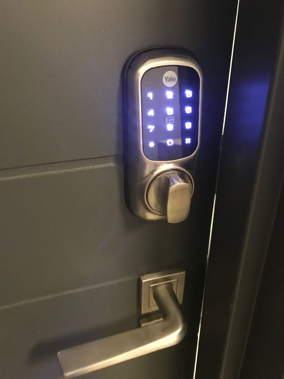 Keypad to enter the aparment