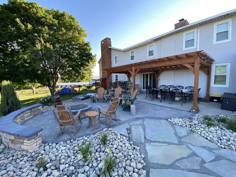 Outdoor Kitchen ...fire pit & huge dining table !