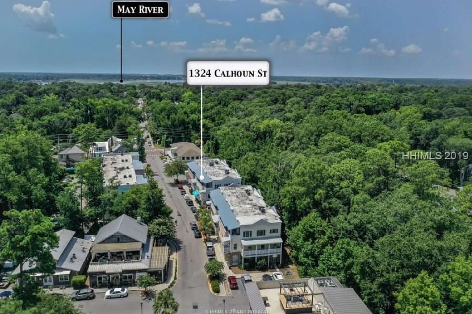 Calhoun Street brings you staight to the banks of the May River