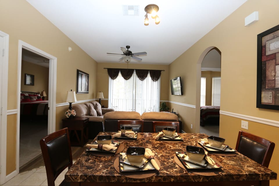 Dining room and lounge