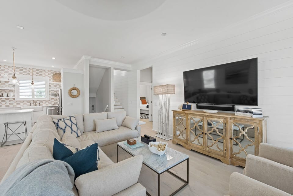 Second Floor: Living Area