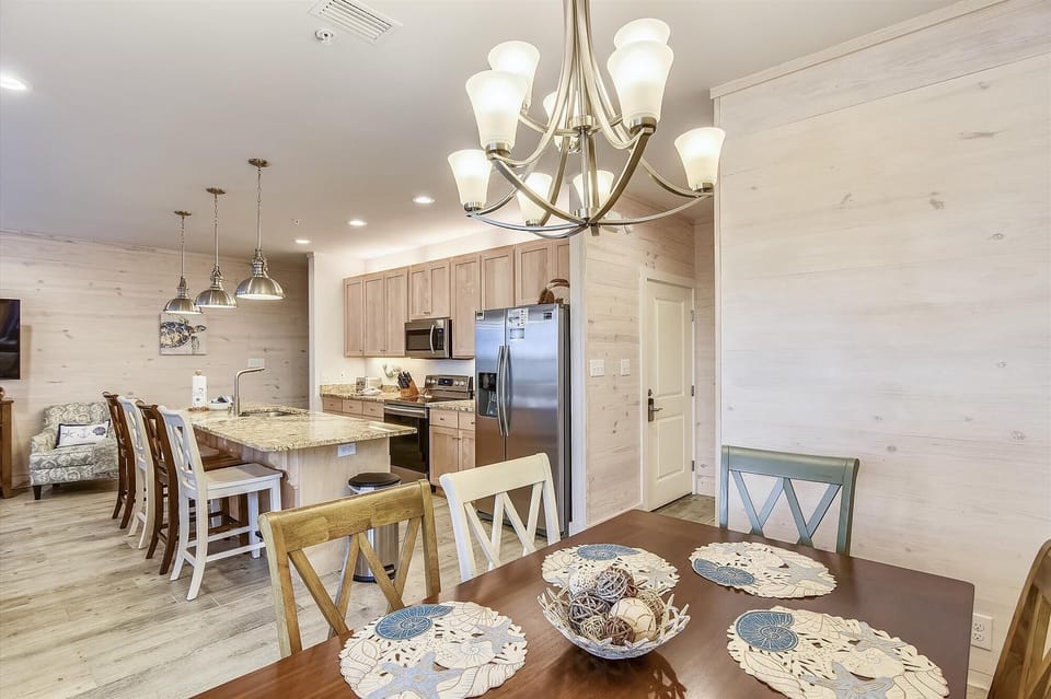 Dining Table Seating for 6 with Extra Seating at the Breakfast Bar