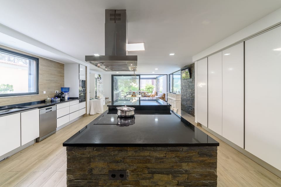 Fully equipped kitchen