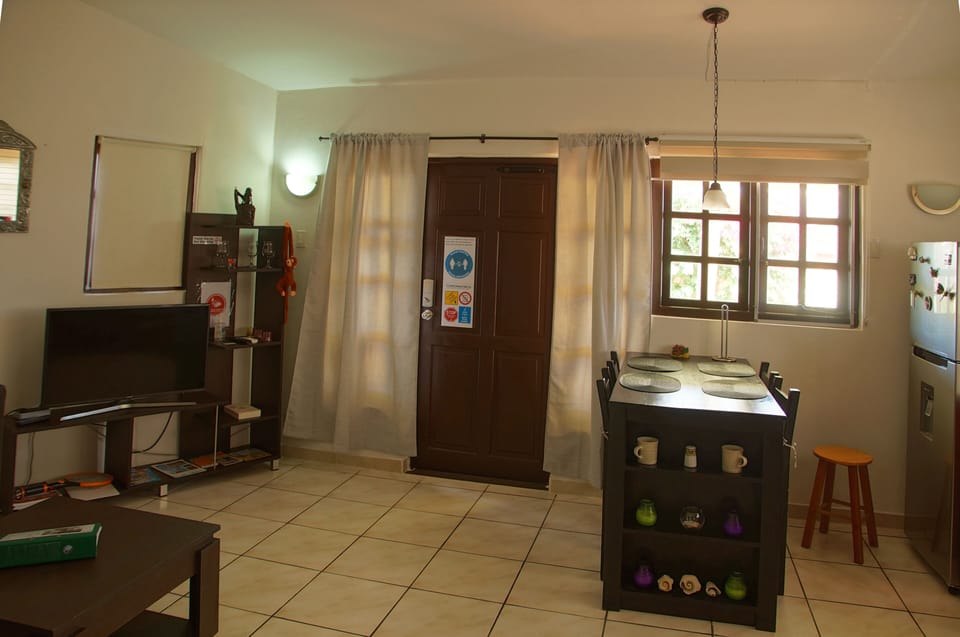 Livingroom with the dining table
