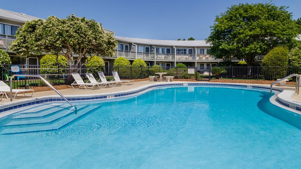 Hidden Beach Villas Grounds & Amenities