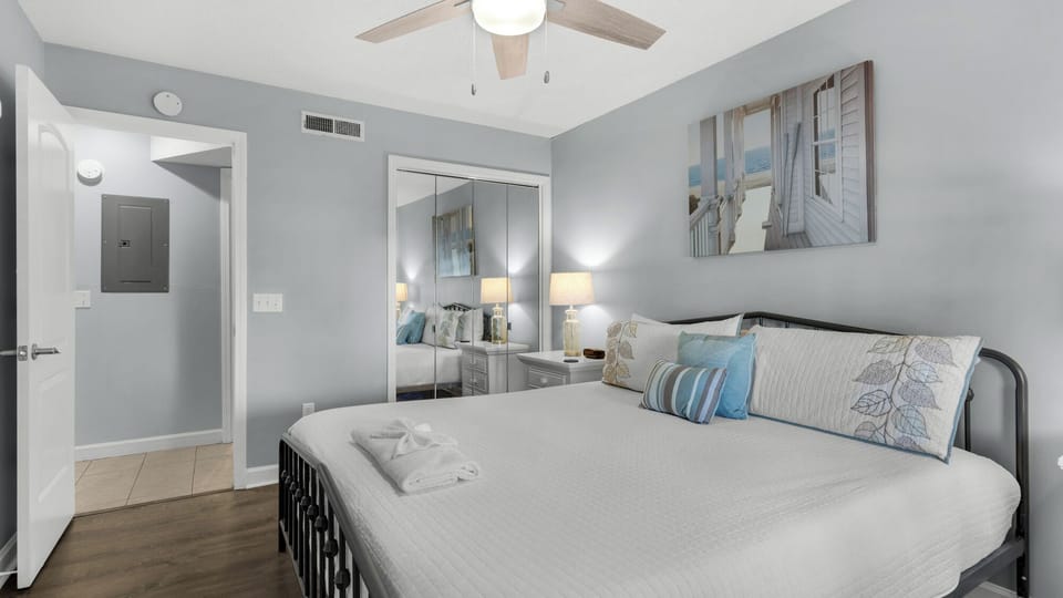 Mistral 6 Bedroom