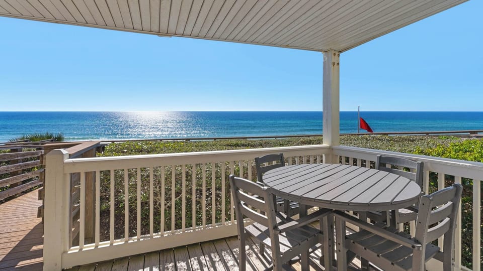 Mistral 6 Balcony with gulf views