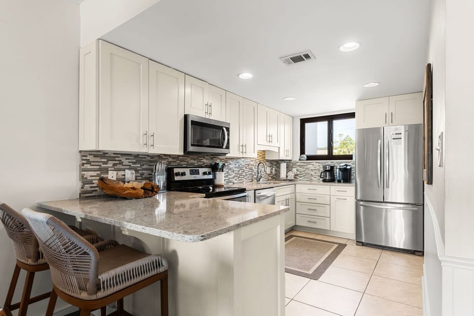 Emerald Hill 36 - Kitchen area